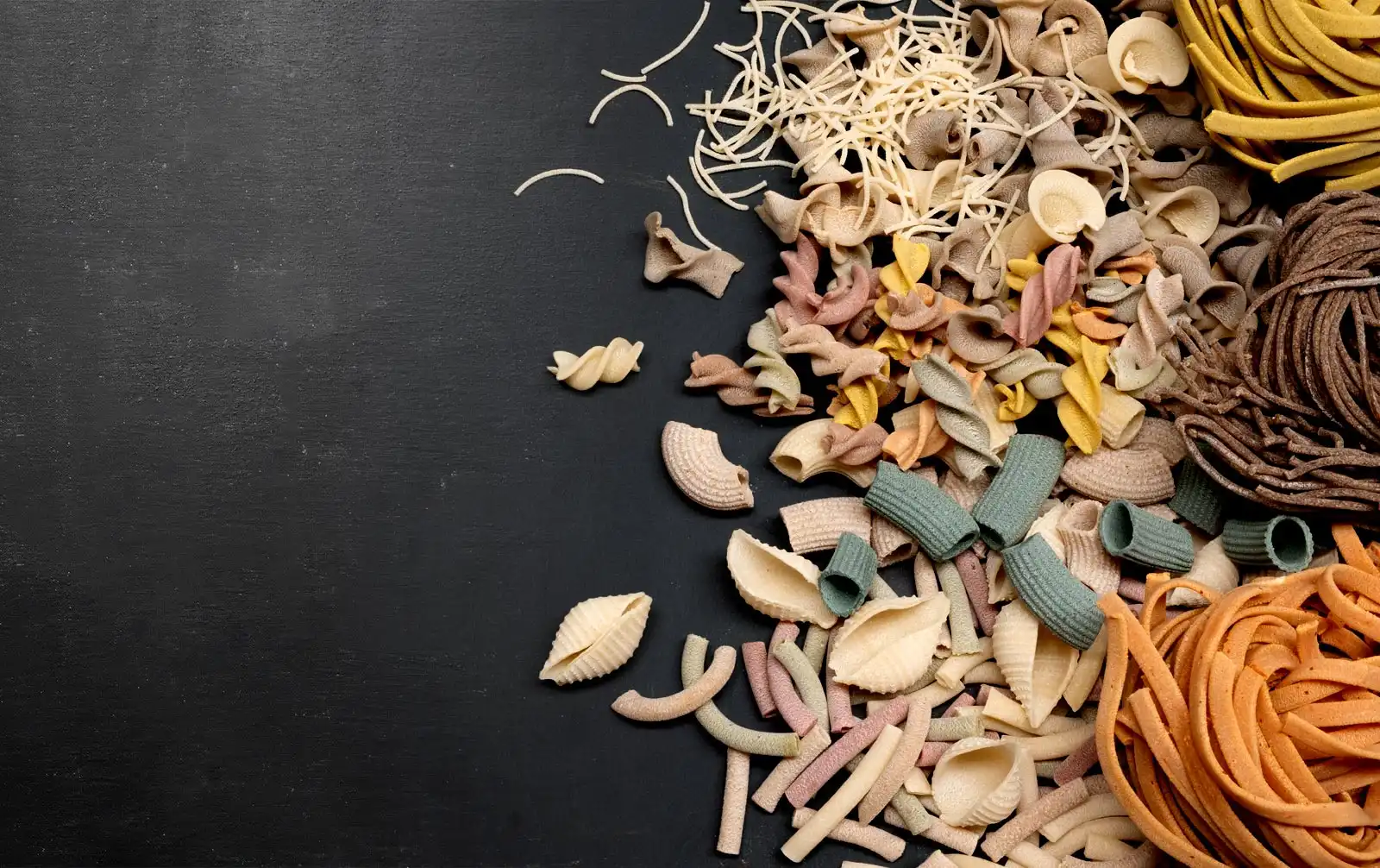 Pasta Martinelli con fondo oscuro